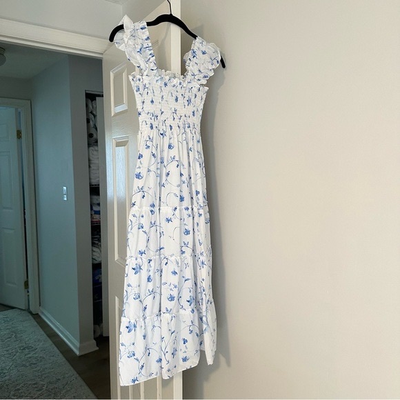 Hill House Dresses & Skirts - EUC Hill House Blue Botanical Ellie Nap dress